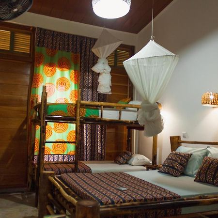 Residencial Tamarindos Bed & Breakfast Morro Peixe Exterior photo
