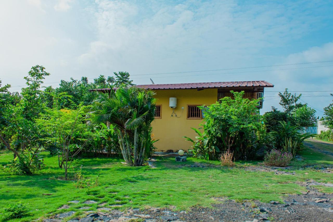 Residencial Tamarindos Bed & Breakfast Morro Peixe Exterior photo