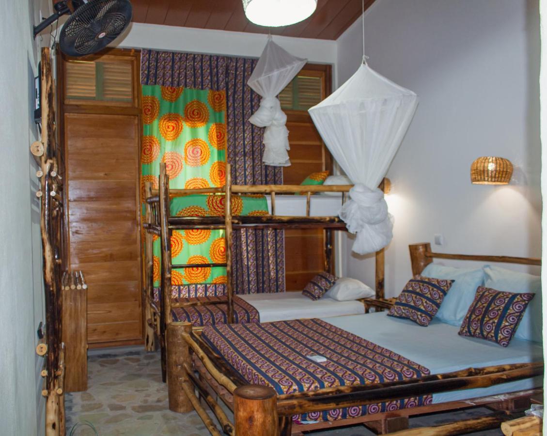 Residencial Tamarindos Bed & Breakfast Morro Peixe Exterior photo