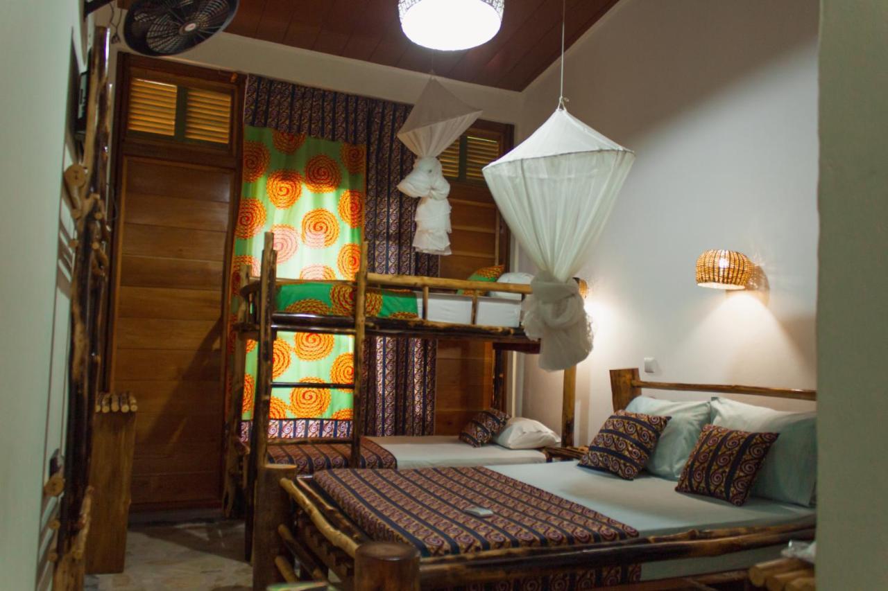 Residencial Tamarindos Bed & Breakfast Morro Peixe Exterior photo
